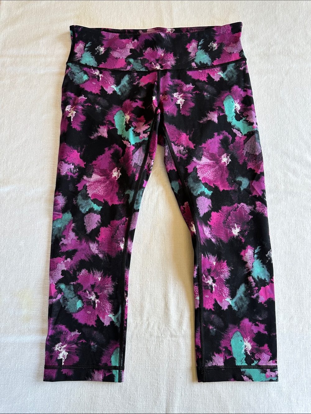 Lululemon Wunder Under Crop Midnight Bloom Black Deep Fuschia 8